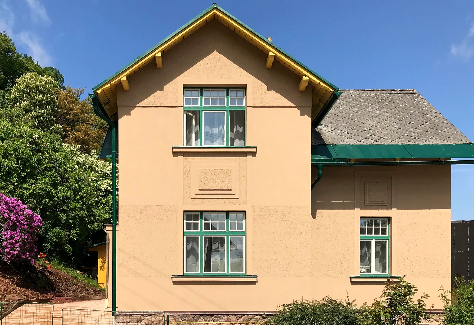 Vila Pecka – průčelí domu